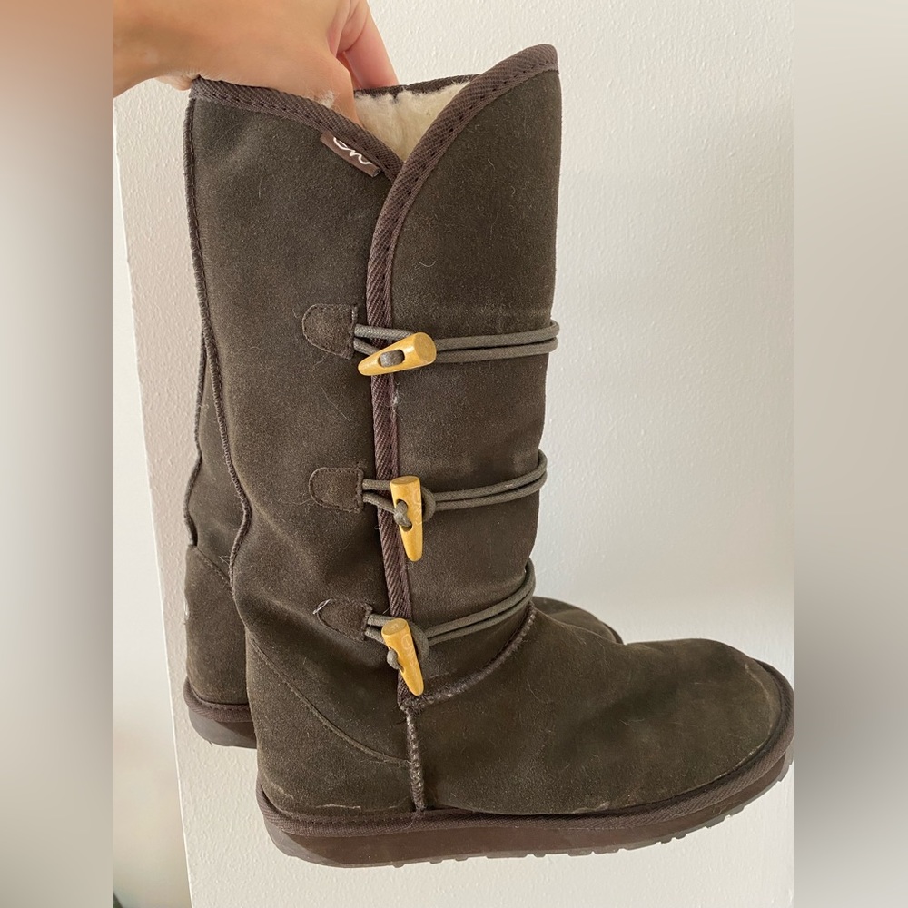 Women’s size 10 cozy winter boots